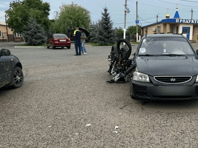 В Оренбургском районе в ДТП пострадал 17‑летний водитель питбайка
