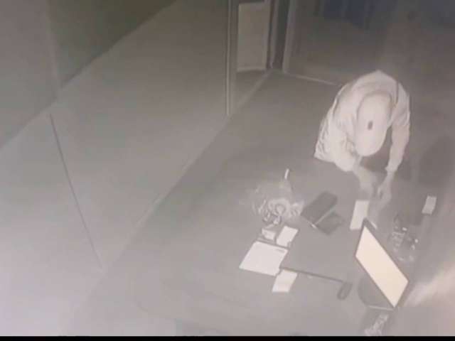 В Оренбурге сотрудник шиномонтажа похитил 38 тысяч рублей из мастерской