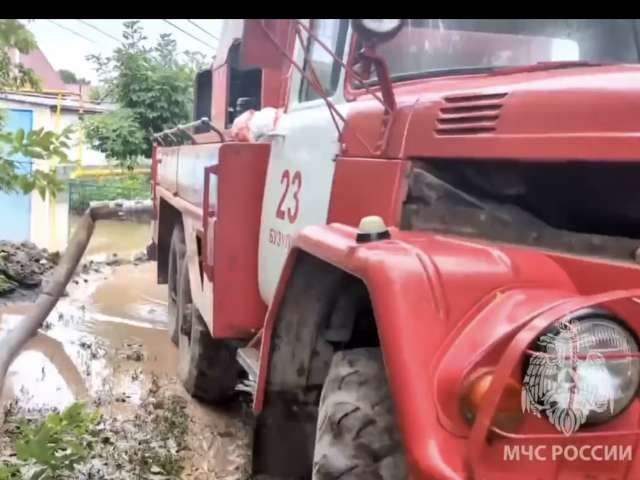 В Бугуруслане за сутки от воды освободились 1 дом и 18 участков