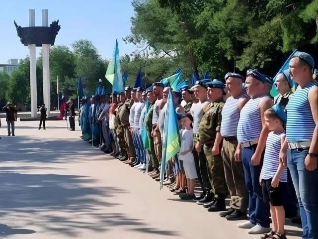 Оренбург отметит 96-ю годовщину «крылатой пехоты» 