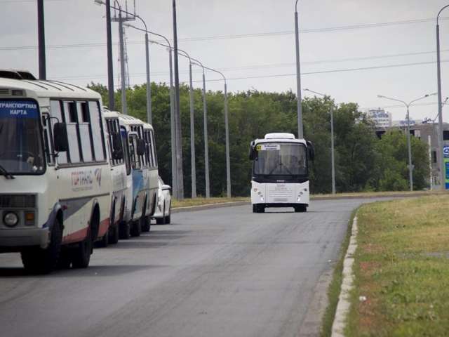 По просьбам горожан в Оренбурге скорректировали расписание дачных автобусов