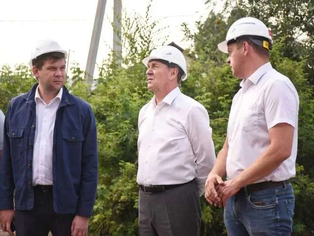Сенатор Совета Федерации РФ проверил ход ремонта школы и детского сада в Оренбурге 
