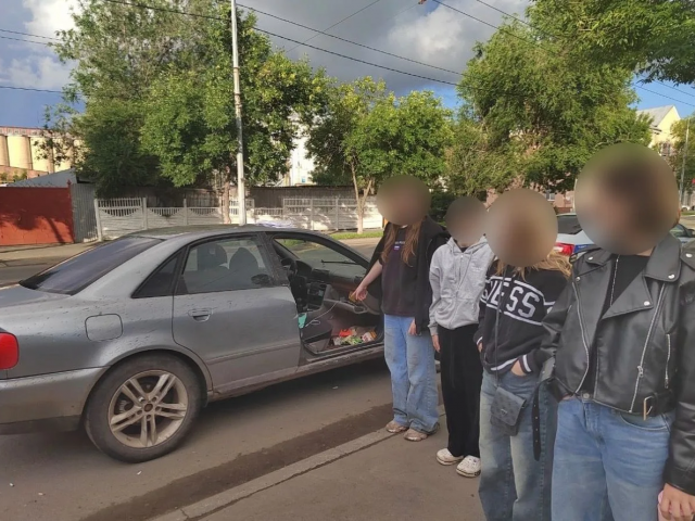 В Оренбурге у 18‑летней пассажирки «Ауди» нашли наркотики. Возбуждено уголовное дело