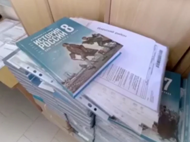 В школы Оренбуржья привезли больше 12 тысяч новых учебников по истории