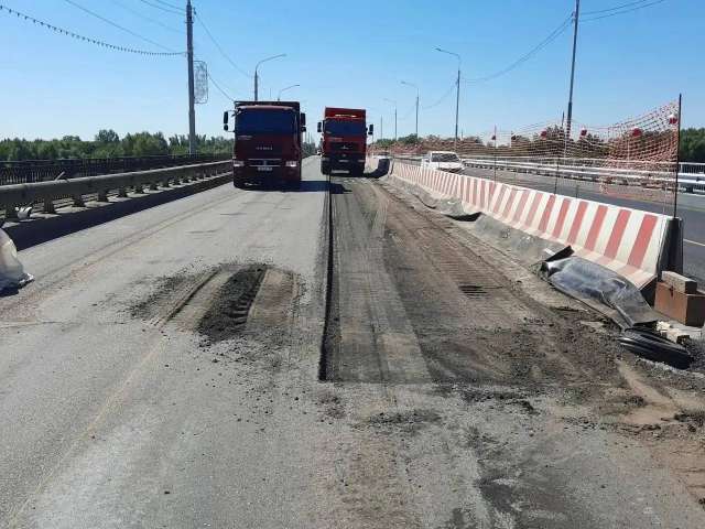В Оренбурге продолжается капремонт автомобильного моста через Урал: движение изменено