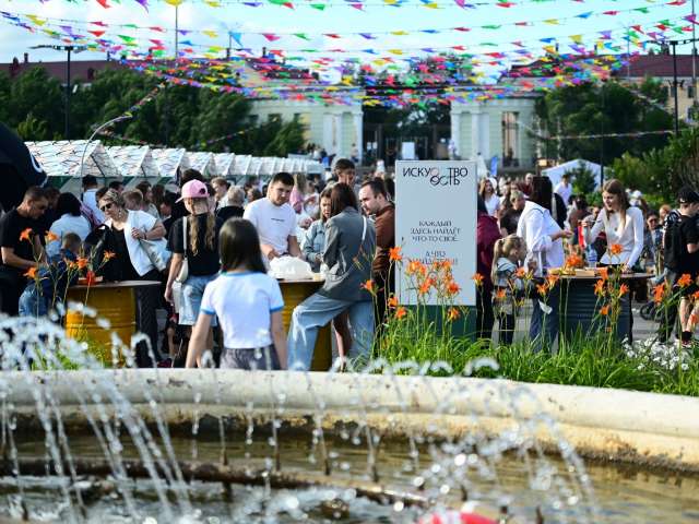Музыка, кино, гастрономия и фейерверк: как в Новотроицке отметили День металлурга