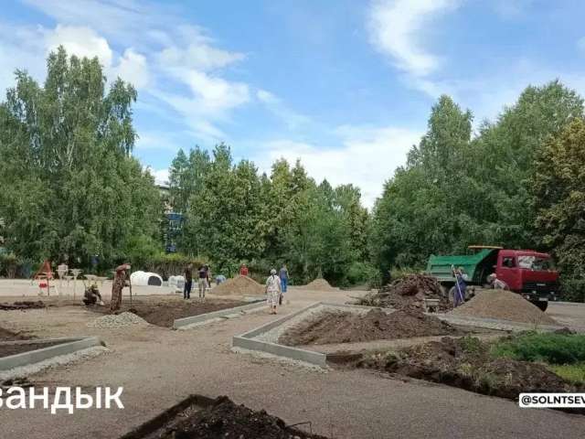 В Кувандыке на 80% завершили благоустройство сквера у ДК «Криолит»