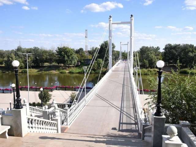  Реконструкцию пешеходного моста через Урал планируют завершить ко Дню города