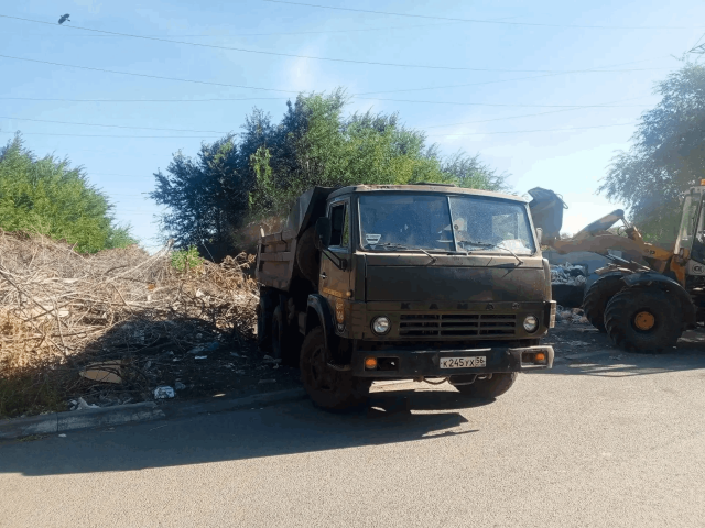 В Новотроицке убирают незаконные свалки