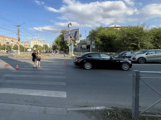В Орске «Мерседес» сбил 13-летнего подростка на электросамокате