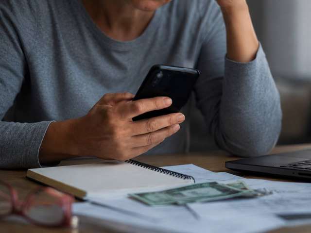 Телефонные мошенники выманили у жительницы Бузулука 3 млн рублей