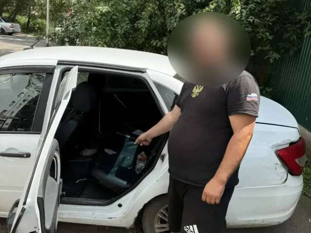Оренбургский таксист не вернул пассажирке забытый телефон и сдал его в ломбард