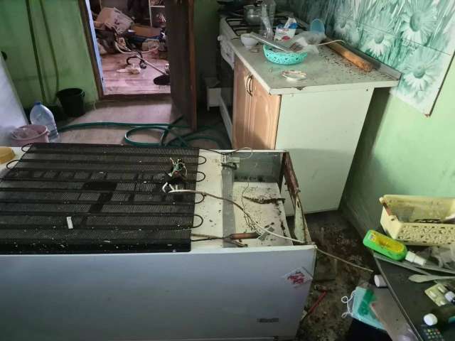 В Переволоцком районе дети проникли в чужой дом и сняли двигатели с бытовой техники