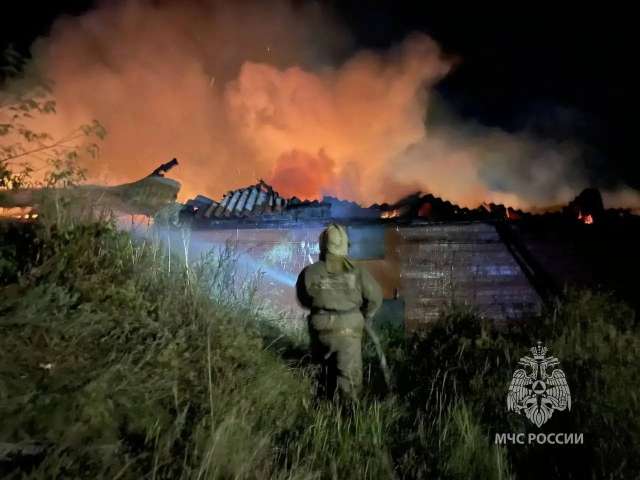 За минувшие выходные на пожарах в Оренбуржье погибли два человека
