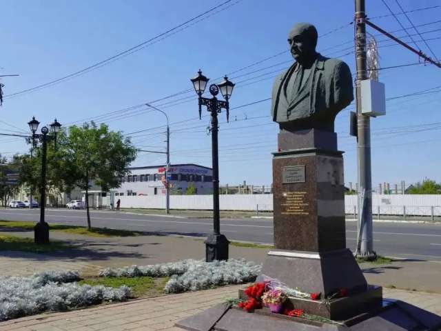 «Альбом воспоминаний»: в Оренбурге почтили память Юрия Гаранькина