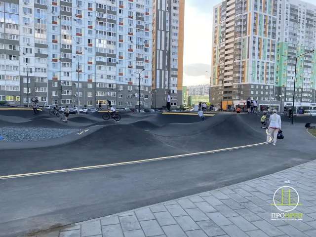  В 16 МКР Оренбурга на Бр. Хусаиновых открыли скейт-парк
