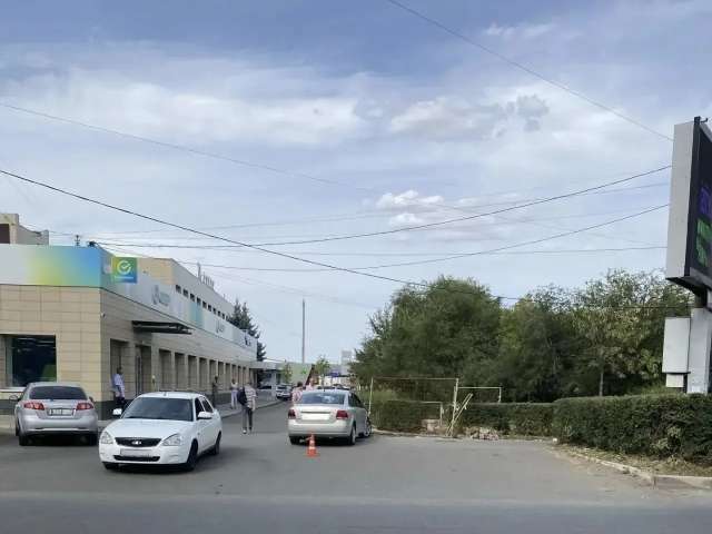 В Оренбурге на улице Новой под колеса иномарки попала женщина