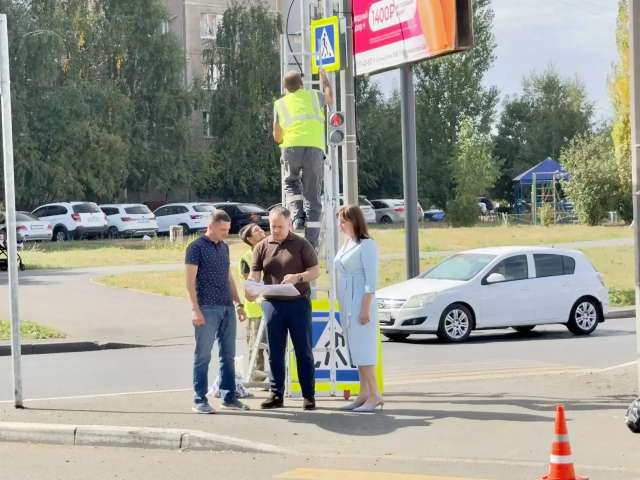  Автодвижение на пересечении ул. Салмышской и пр. Северного будут регулировать новые светофоры