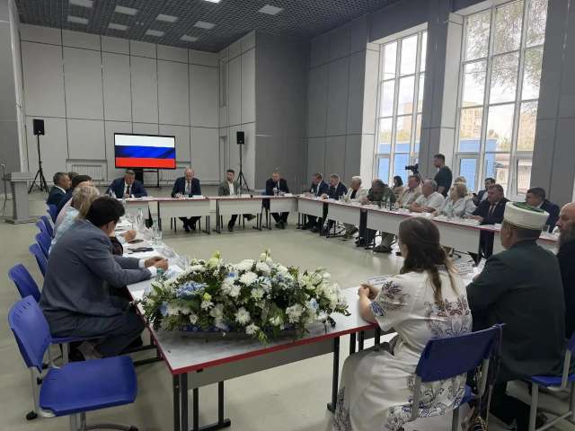 В Орске обсудили ликвидацию свалок, обновление транспорта и кадровый вопрос в медицине
