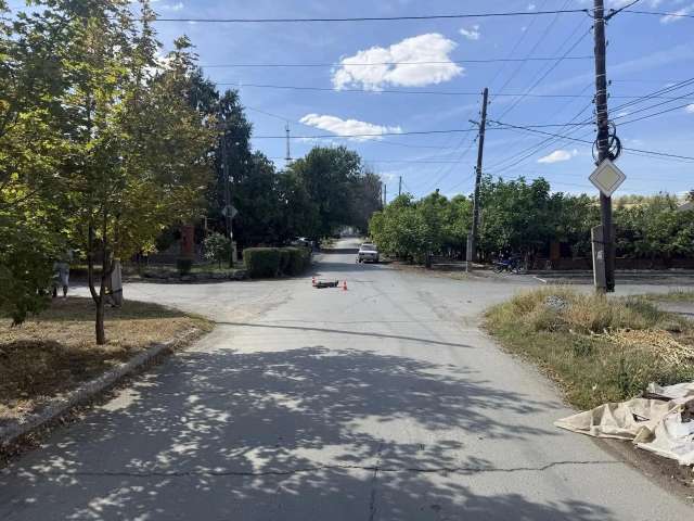 В Орске подросток на электросамокате попал под машину