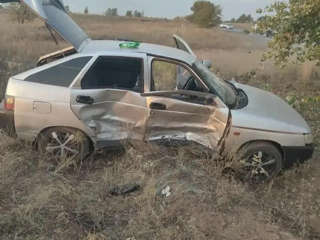 В Оренбурге на перекрёстке столкнулись два автомобиля: пострадала пожилая пассажирка