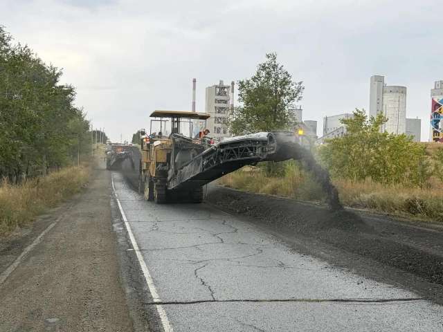 В Новотроицке обновляют дороги с применением современных технологий
