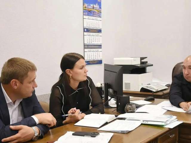 Скверы, парки и дороги: первый замглавы Оренбурга обсудил с жителями планы по благоустройству