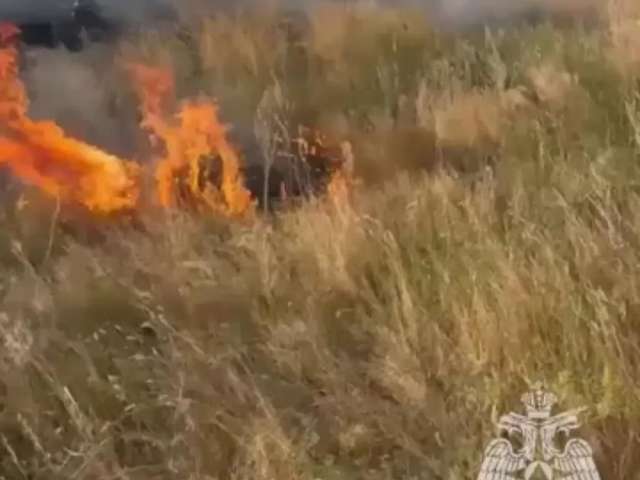 В Оренбургском районе локализован пожар, начавшийся с возгорания автомобиля