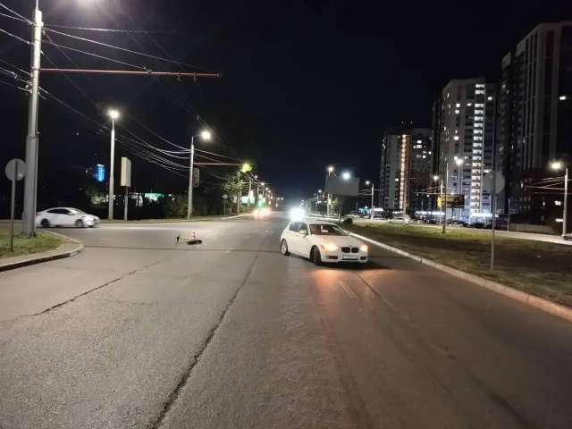 В Оренбурге подросток пострадал в ДТП с БМВ и электросамокатом
