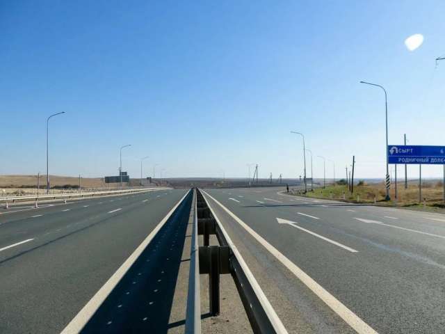 Рядом с поселком Сырт в Оренбургской области обновили 11 километров дорожного полотна