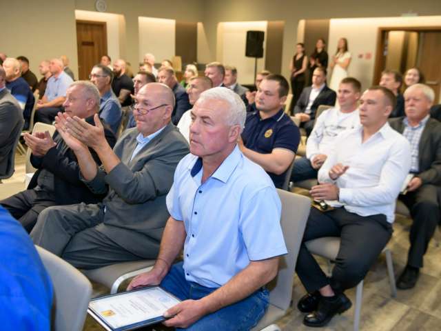 В Оренбуржье наградили 44 работника дорожной отрасли 