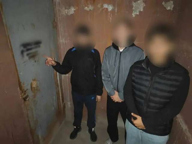 Пропаганда наркотиков: в Оренбурге задержали парня с трафаретом и баллончиком краски 