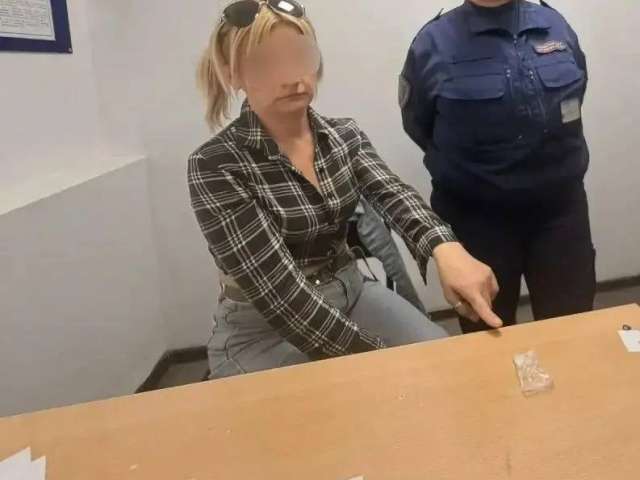 Забрала из тайника, спрятала в белье: в Бузулуке поймали женщину с наркотиком