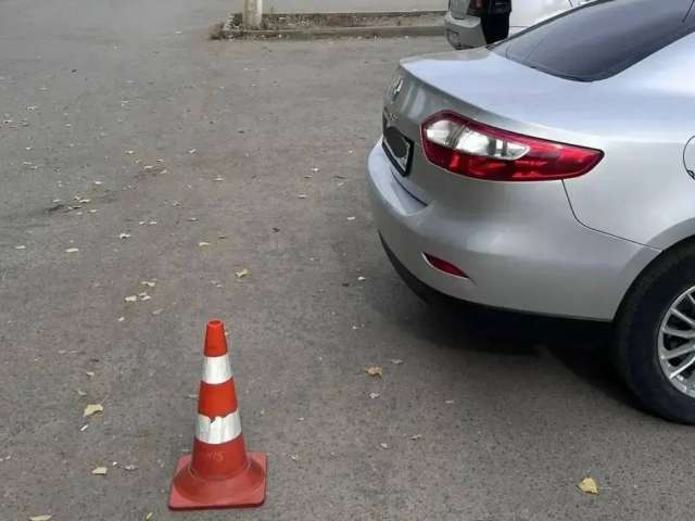 В Новотроицке после наезда «Рено» госпитализировали пенсионерку 