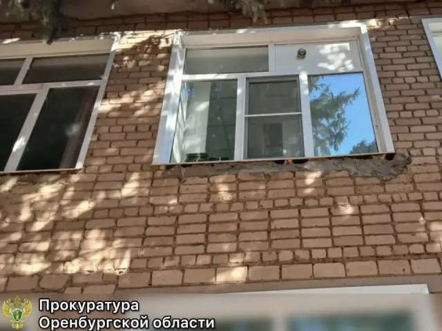 В Асекеевском районе через суд добились капремонта школы
