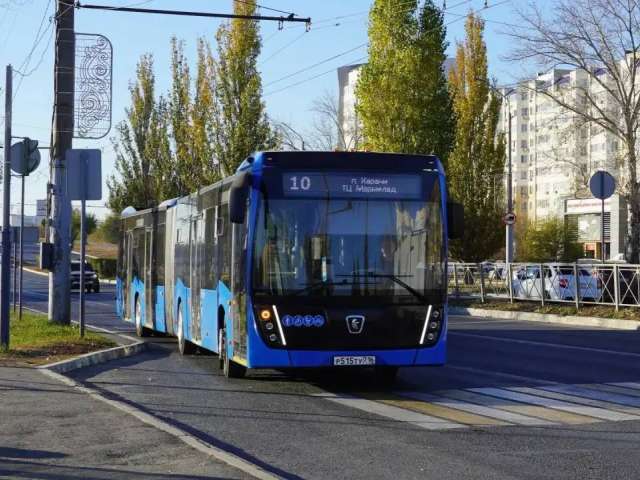 В Оренбурге на маршрут №10 вышел автобус-гармошка 