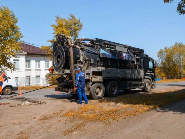 «Росводоканал Оренбург» продолжает плановую промывку городских канализационных сетей