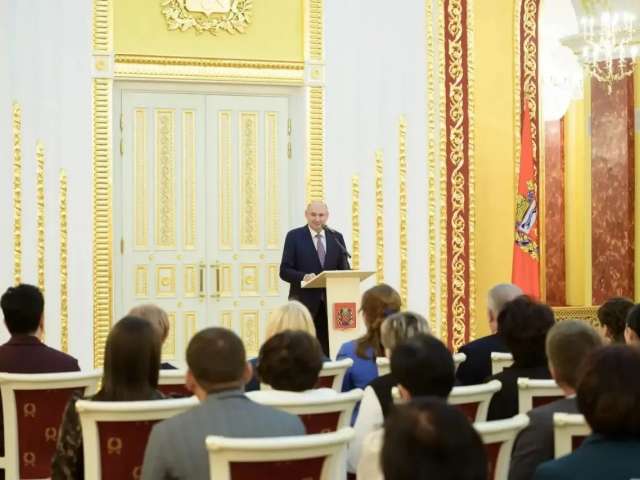 Заслуженные награды: Губернатор Оренбуржья Евгений Солнцев отметил лучших учителей