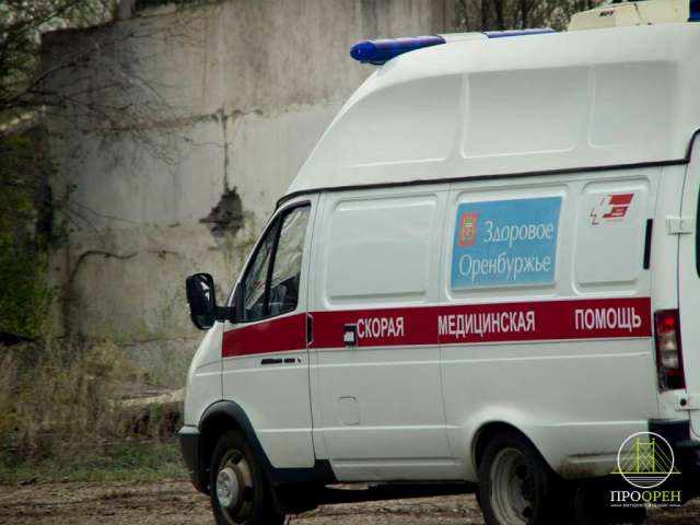 В Кваркенском районе подросток травмировал руку при распиле веток