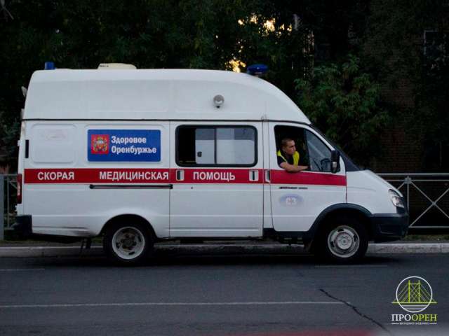 В Курманаевском районе маленький ребенок выпал из окна