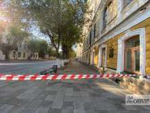 В Оренбурге с фасада педуниверситета осыпалась новая краска