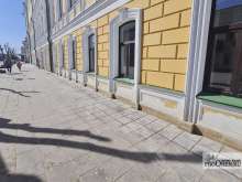 В Оренбурге с фасада педуниверситета осыпалась новая краска