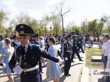В парке им. Ленина в Оренбурге станцевали Вальс Победы