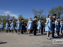 В парке им. Ленина в Оренбурге станцевали Вальс Победы