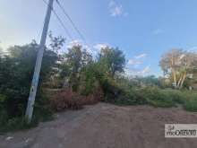 На Одесской в Оренбурге дерево упало на провода 