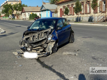В Оренбурге на улице Горького в результате ДТП внедорожник завалился на бок