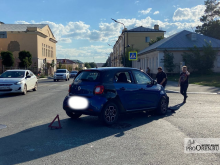 В Оренбурге на улице Горького в результате ДТП внедорожник завалился на бок