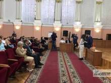 В Оренбурге сиротам вручили ключи от 73 квартир