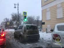 В Оренбурге снежный коллапс — улицы завалены снегом