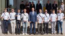 «Уральская Сталь» поздравила учащихся и студентов Новотроицка с Днем знаний